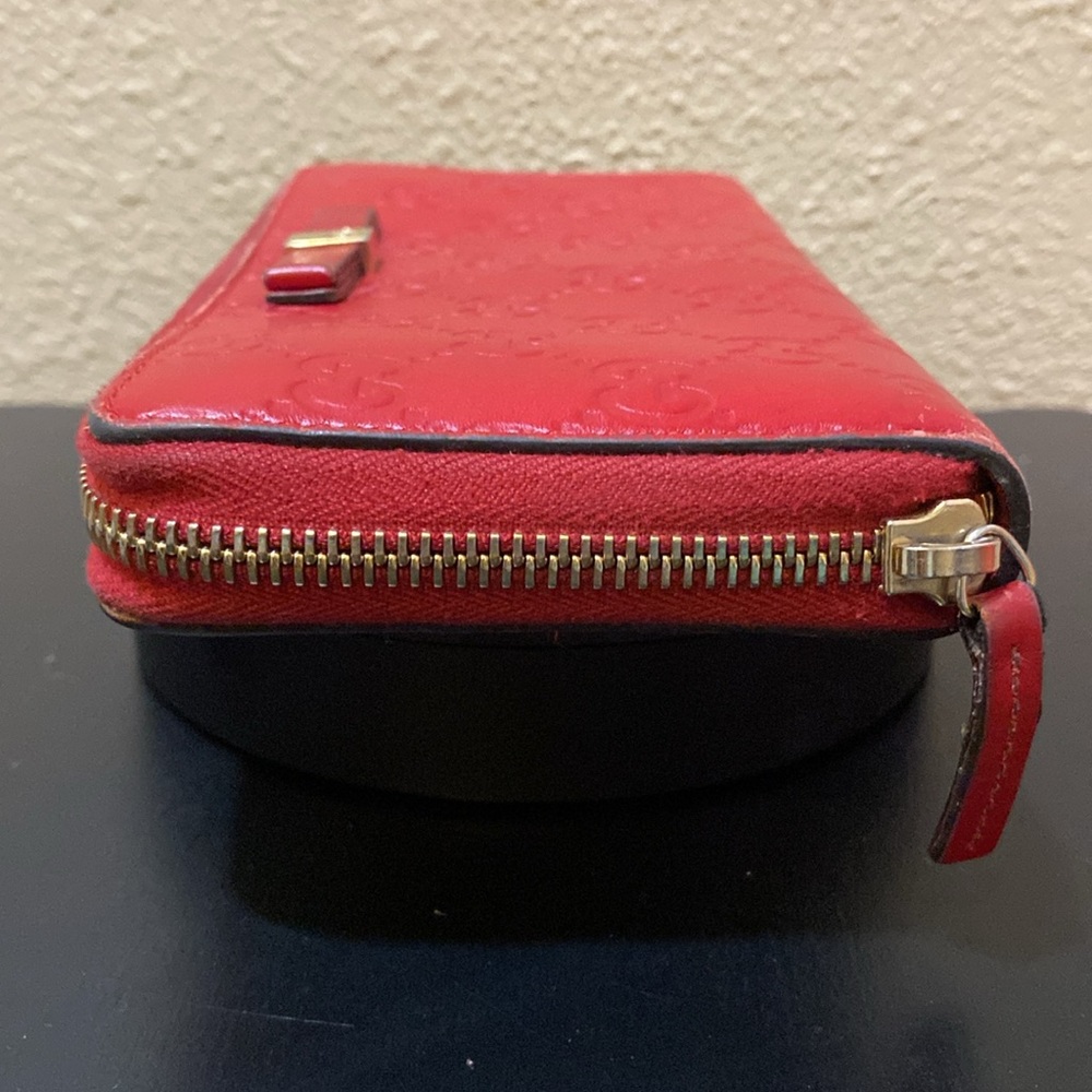 Beautiful red Gucci Guccissima bow zip wallet. ❤️ - Picture 6 of 12